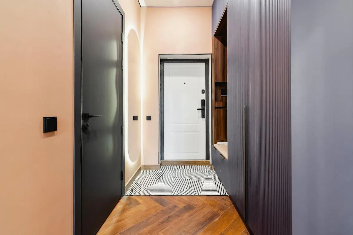 Apartment Cozy Retreat In The City Center, Near Arbat & Mall Almaty