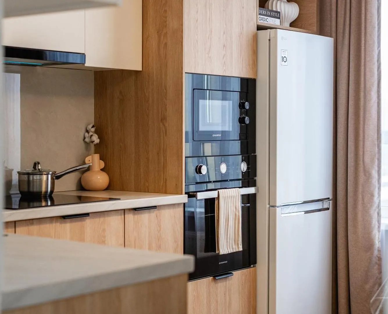 אלמטי Cozy Retreat In The City Center, Near Arbat & Mall דירה