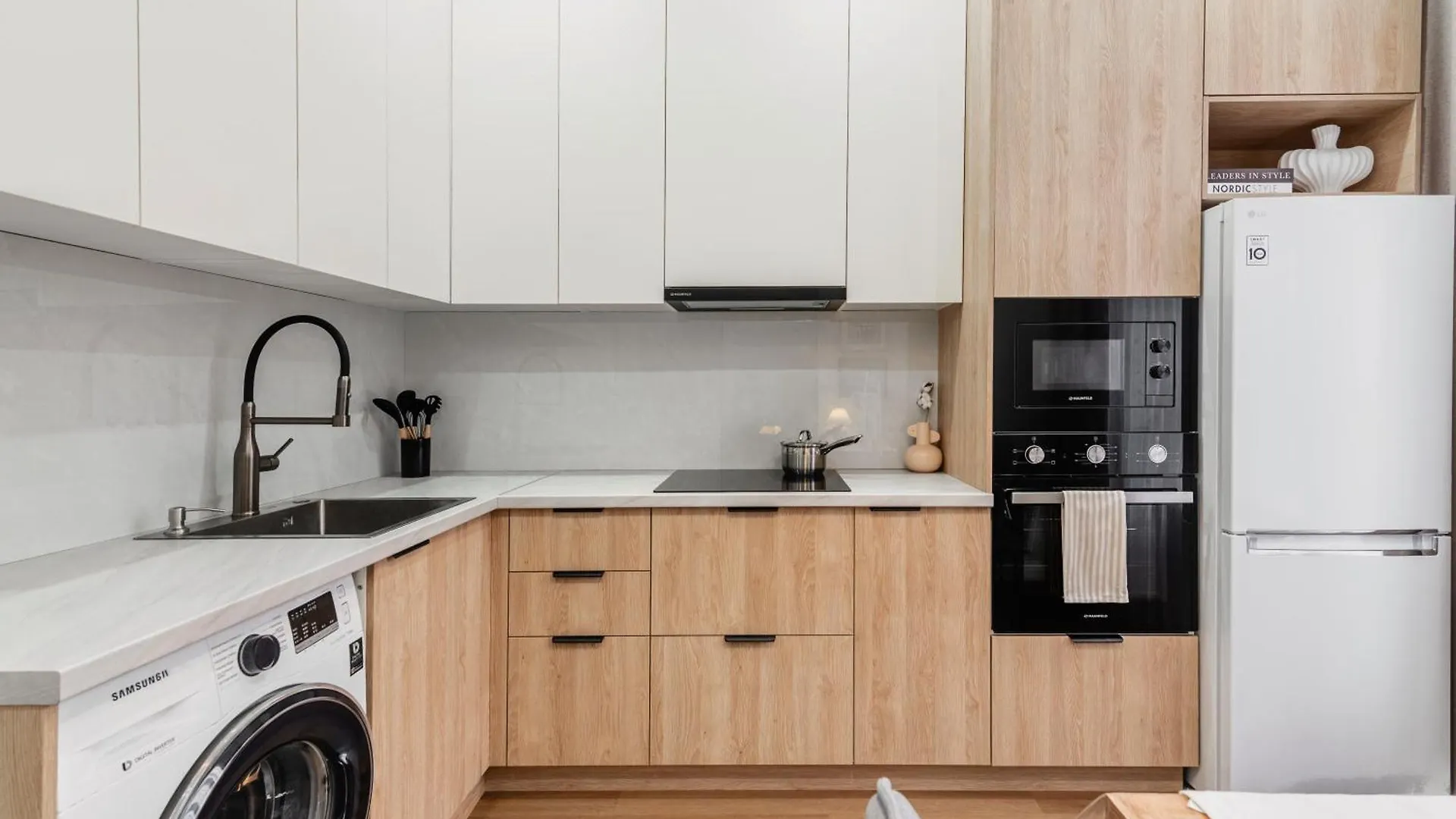 Cozy Retreat In The City Center, Near Arbat & Mall Almaty 0*,
