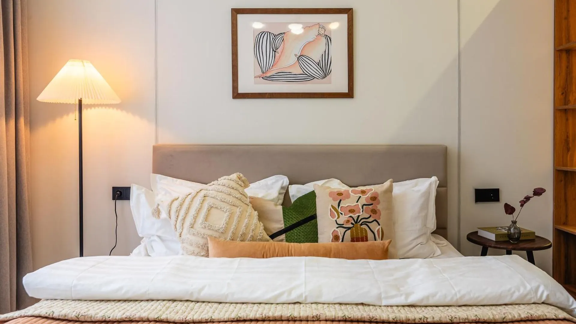Cozy Retreat In The City Center, Near Arbat & Mall Almaty
